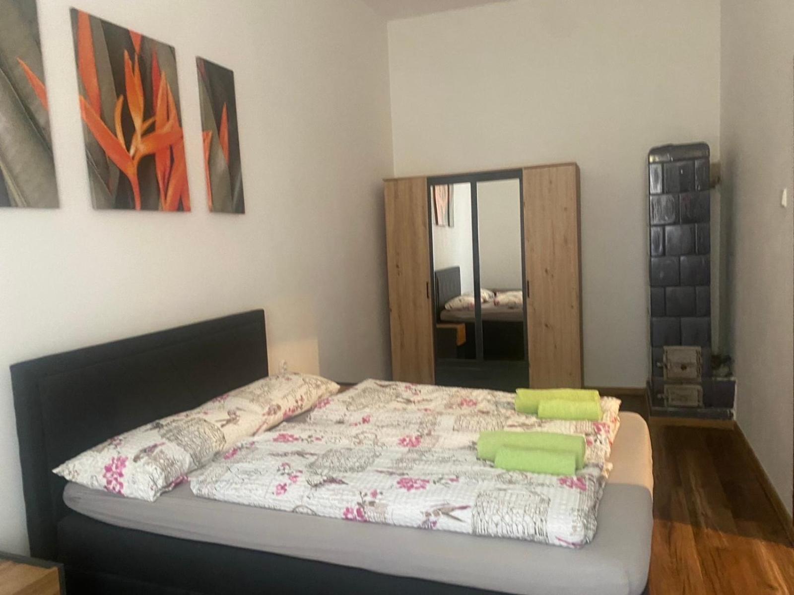 City Apartment Cheb Bagian luar foto