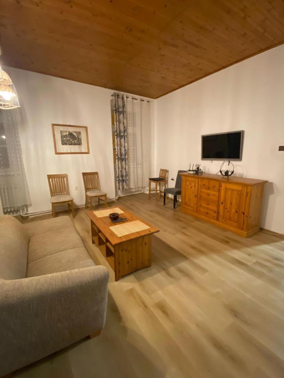 City Apartment Cheb Bagian luar foto