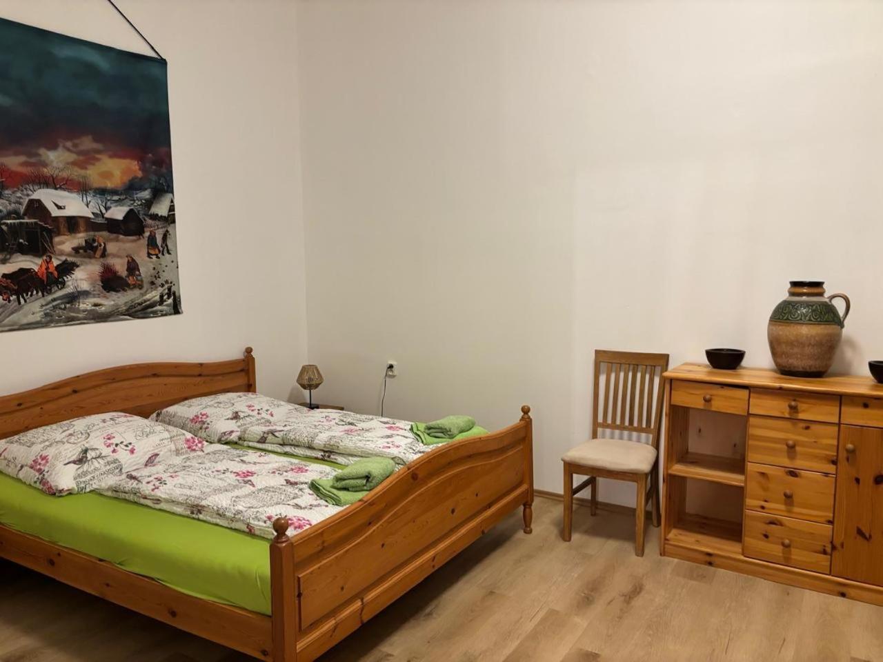 City Apartment Cheb Bagian luar foto