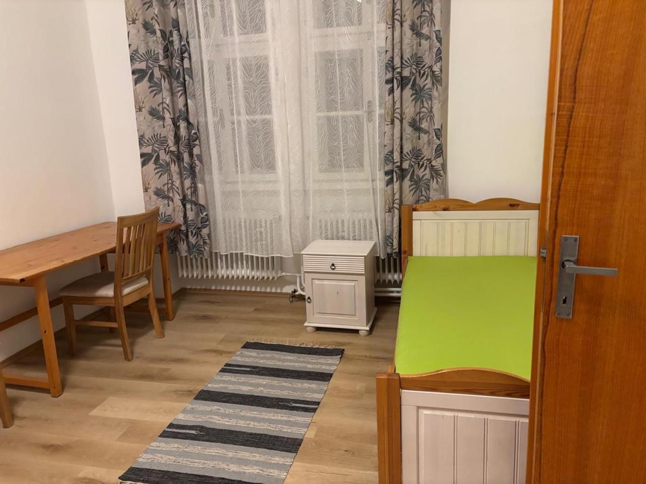 City Apartment Cheb Bagian luar foto